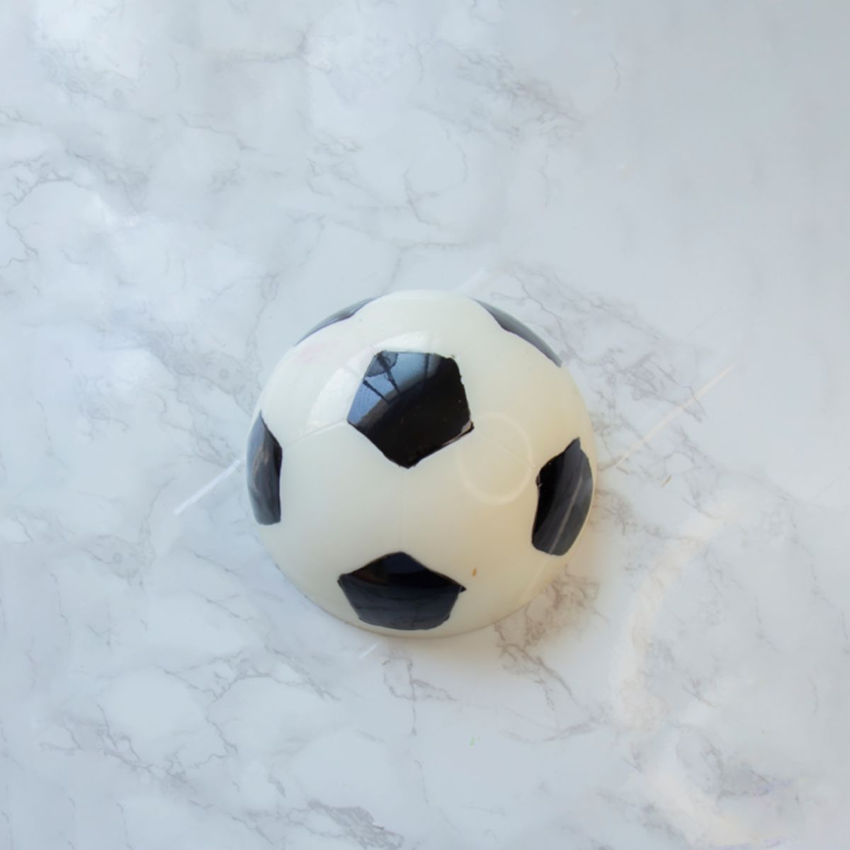 BWB Chocolate Mould 3-part – Bonbon Football 65mm